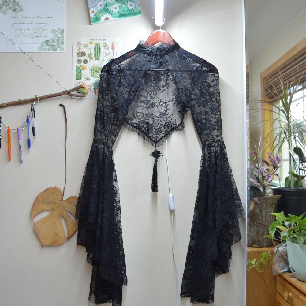 Dollskill Lace Shrug